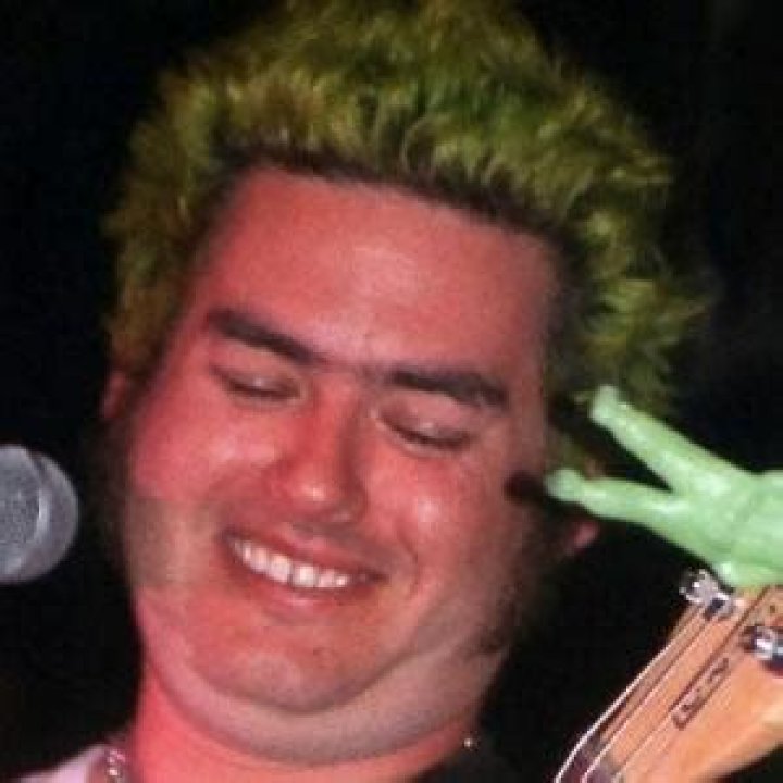 Fat Mike (Punk Singer) - Age, Birthday, Bio, Facts, Family, Net Worth, Height & More