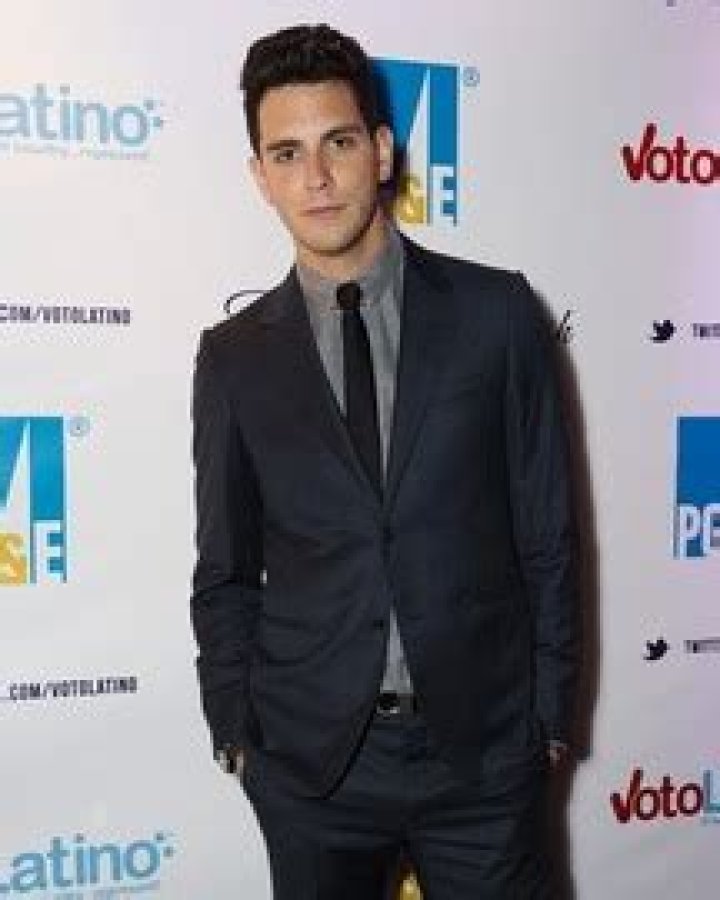 Gabe Saporta (Pop Singer) - Age, Birthday, Bio, Facts, Family, Net Worth, Height & More