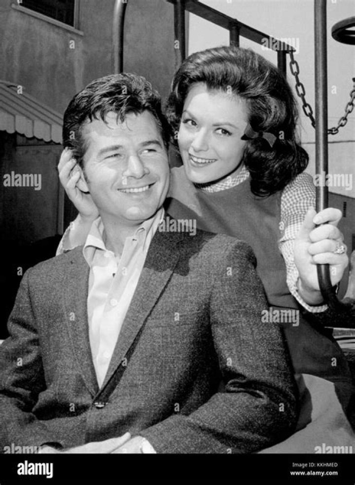 Gary Clarke Biography, Age, Height, Wife, Net Worth, Family