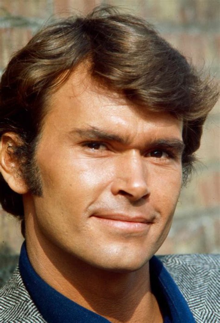 Geoffrey Deuel (TV Actor) - Age, Birthday, Bio, Facts, Family, Net Worth, Height & More