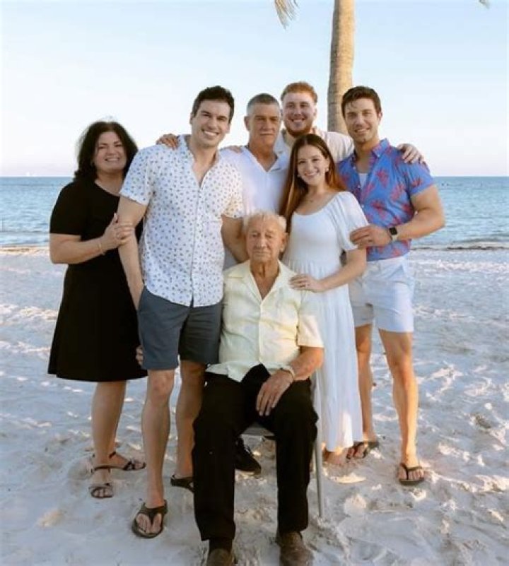 Gio Benitez Net Worth, Nationality, Parents, Instagram, Wedding, Baby, Weight Loss