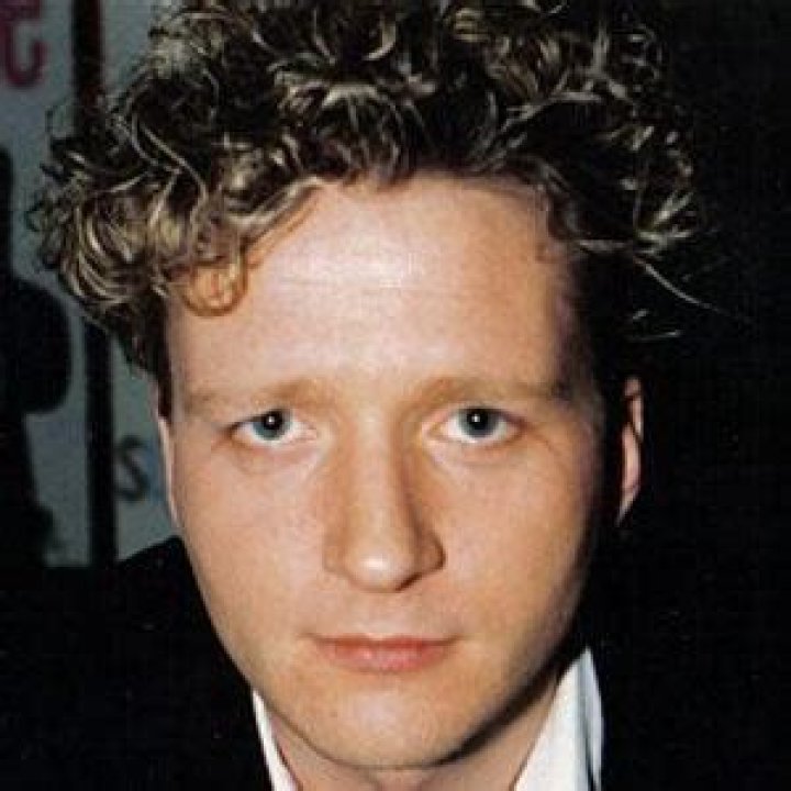 Glenn Tilbrook (Pop Singer) - Age, Birthday, Bio, Facts, Family, Net Worth, Height & More