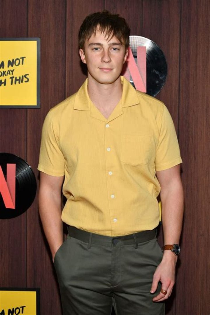 Greg Peters Biography, Age, Height, Wife, Net Worth, Family