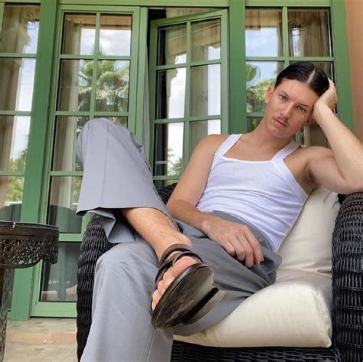 Gus Dapperton Wiki, Biography, Height, Age, Who, Girlfriend, Net Worth