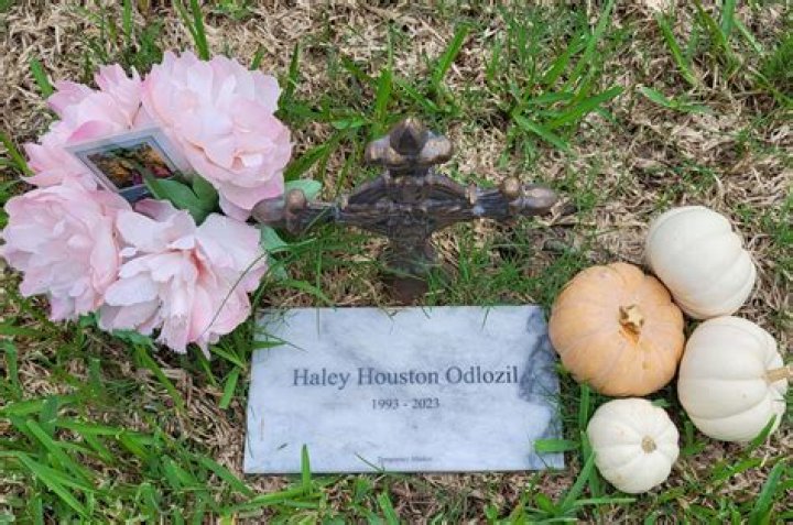 Haley Odlozil obituary & net worth at death