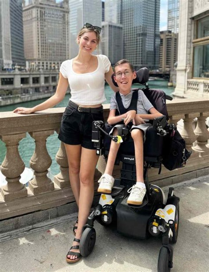 Hannah Aylward Bio, Wiki, Age, Family, Husband, YouTube and Net Worth