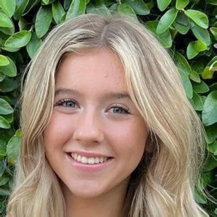 Hannah Lowery (TikTok Star) - Age, Birthday, Bio, Facts, Family, Net Worth, Height & More