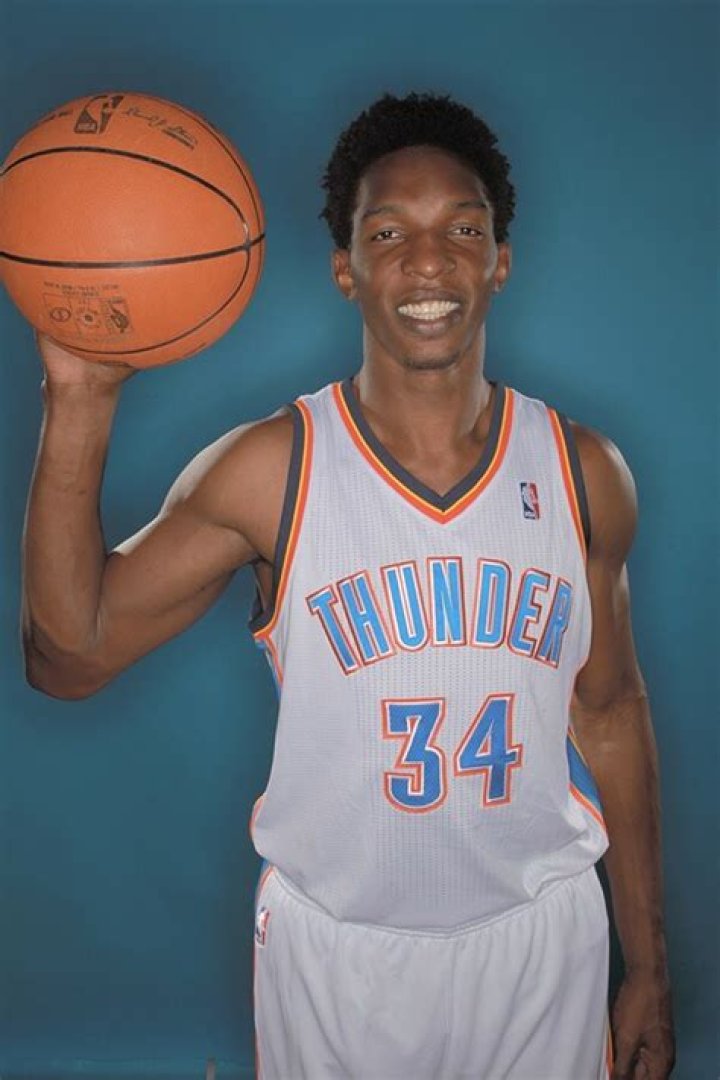 Hasheem Thabeet biografía, edad, altura, esposo, net worth, familia