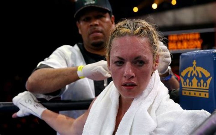 Heather Hardy (Boxer) - Age, Birthday, Bio, Facts, Family, Net Worth, Height & More