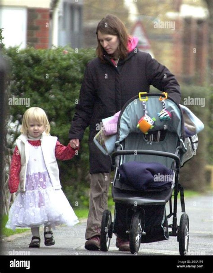 Helen Baxendale Biography, Age, Height, Husband, Net Worth, Family