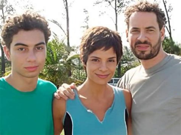 Helena Ranaldi (Actriz de Televisión) - Edad, cumpleaños, biografía, hechos, familia, patrimonio neto, altura y más