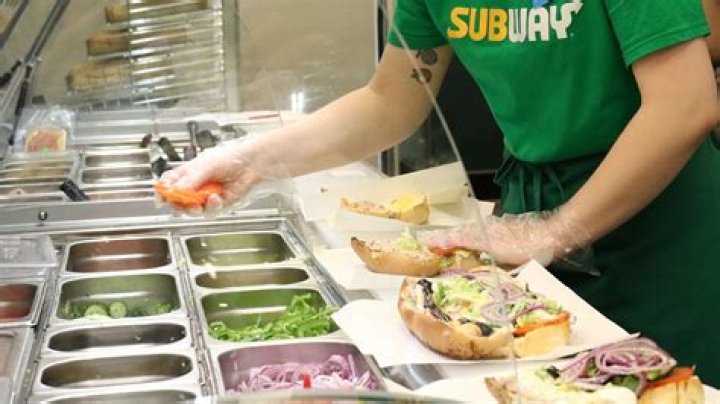 How much do subway workers make