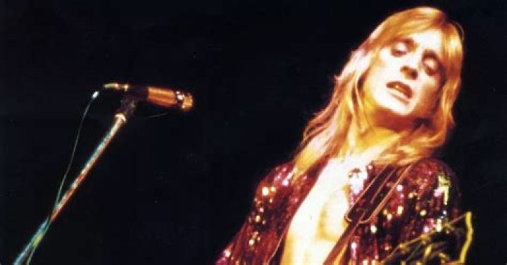 How Much Money Does Mick Ronson Make? Latest Mick Ronson Net Worth Income Salary