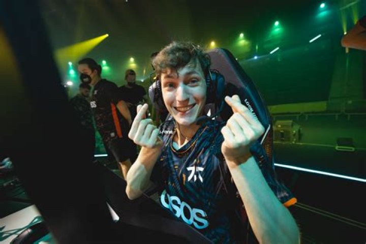 How Old Is Valorant Player FNATIC Boaster? Details To Know About Him