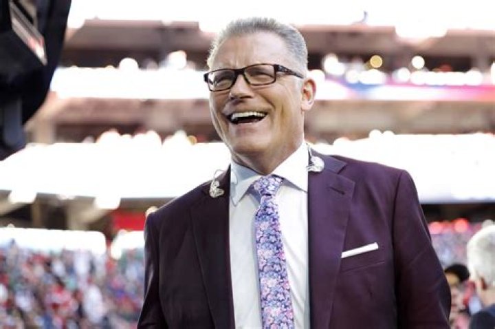 Howie Long Age, Wiki, Biography, wife, Children, Salary, Net Worth, Parents