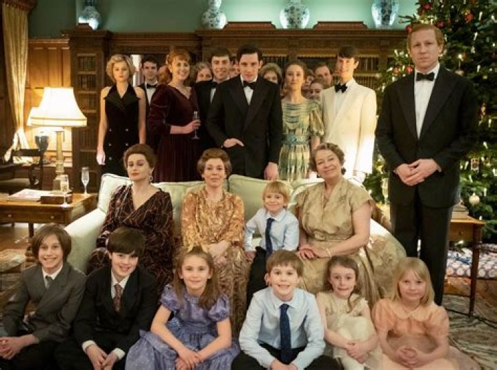 Hugh Crossley, 4th Baron Somerleyton Biography, Age, Height, Wife, Net Worth, Family