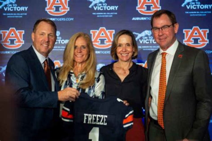 Hugh Freeze Biography, Age, Height, Wife, Net Worth, Family