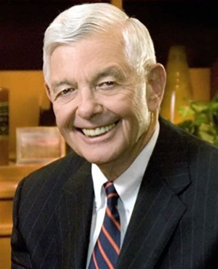 Hugh McColl biografía, edad, altura, esposo, net worth, familia