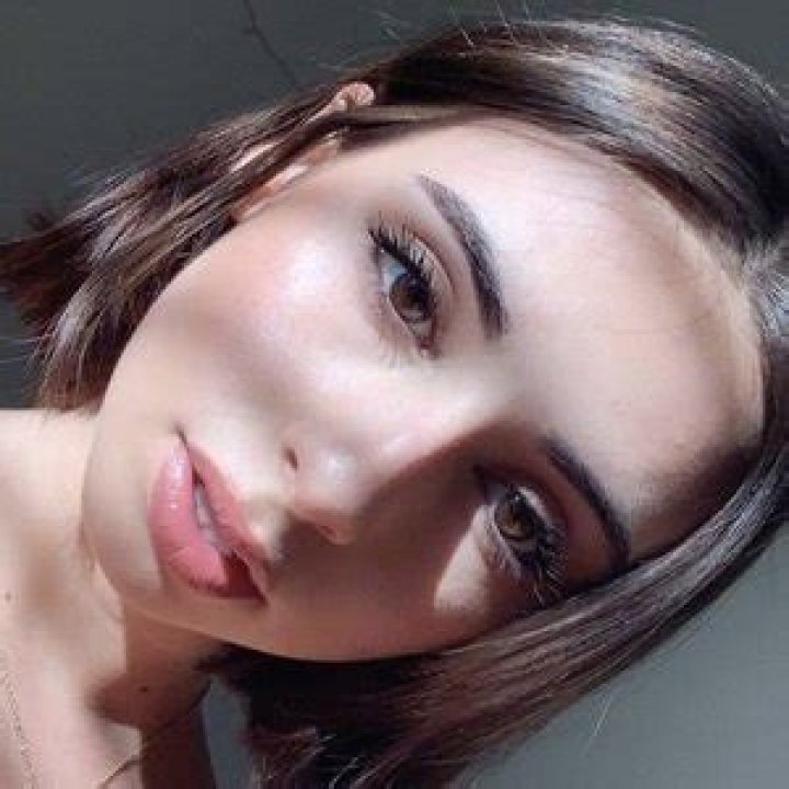 Ines.roml (TikTok Star) - Age, Birthday, Bio, Facts, Family, Net Worth, Height & More