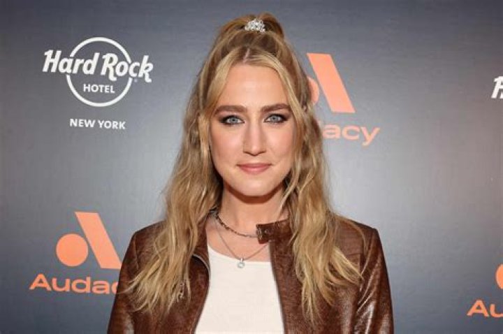 Ingrid Andress biografía, edad, altura, esposa, net worth, familia