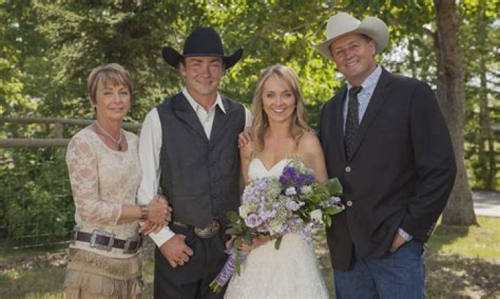 Is Amber Marshall still married? What does Amber Marshall do for a living?