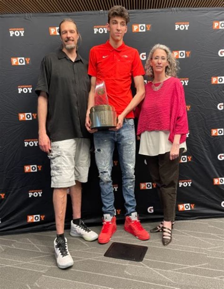 Is Arkansas Basketball Player Chet Holmgren Related To Football Coach Mike Holmgren? Details On His Parents