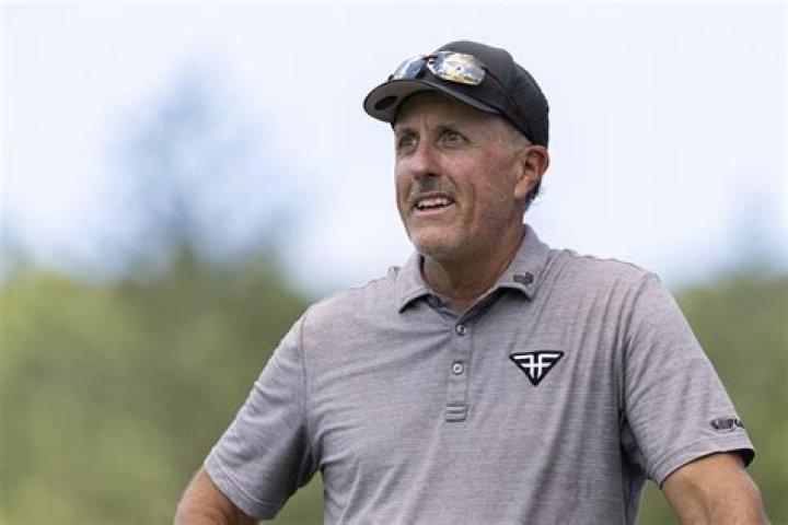 Is Phil Mickelson ill?