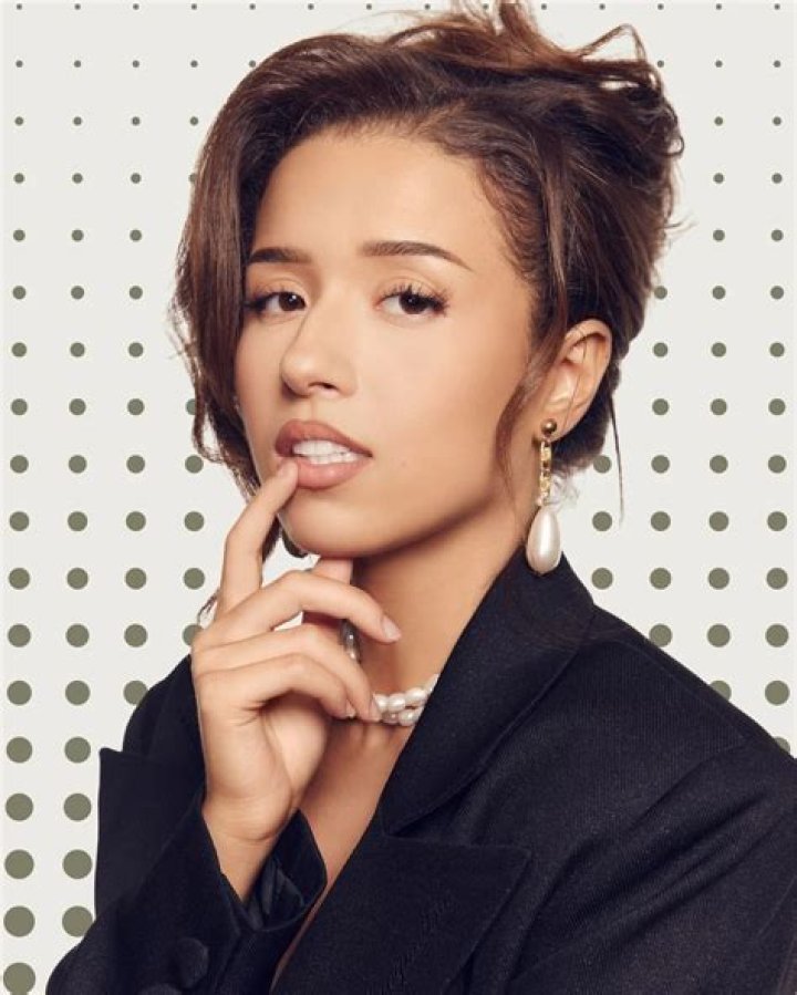 Is Pokimane French And Is His Religion Muslim? Imane Anys Background Explored