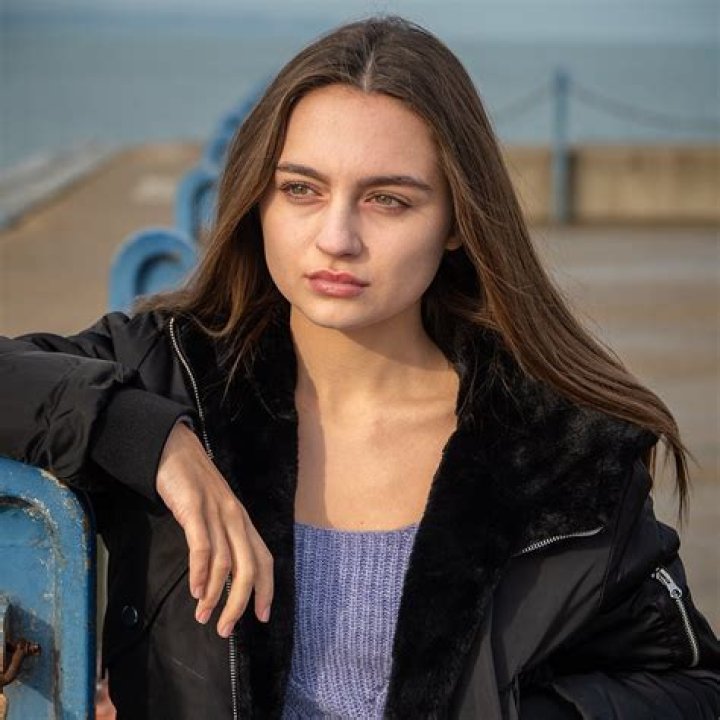 Isobelle Molloy Biography, Age, Height, Husband, Net Worth, Family