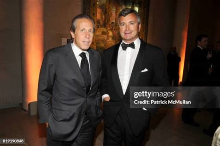 Izak Senbahar Biography, Age, Height, Wife, Net Worth, Family