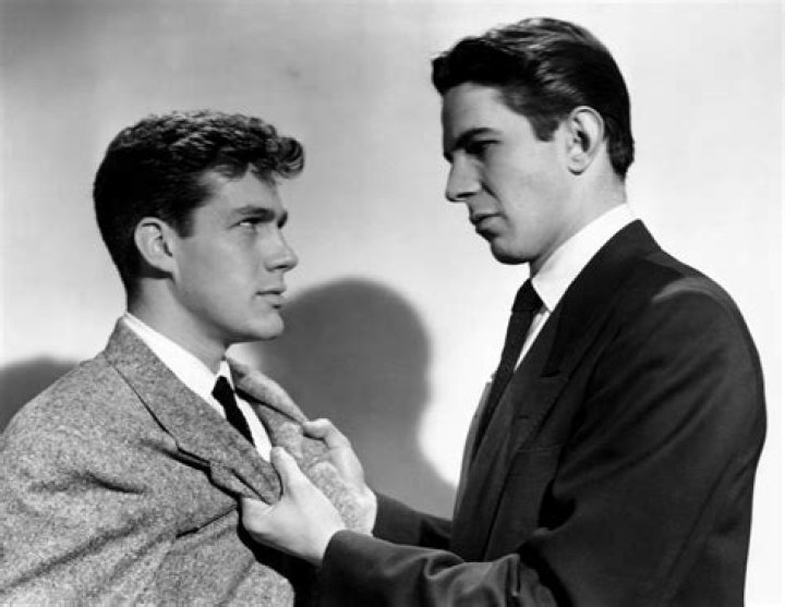 Jack Larson (TV Actor) - Age, Birthday, Bio, Facts, Family, Net Worth, Height & More