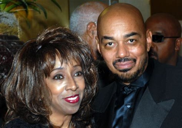 James Ingram (R&B Singer) - Age, Birthday, Bio, Facts, Family, Net Worth, Height & More