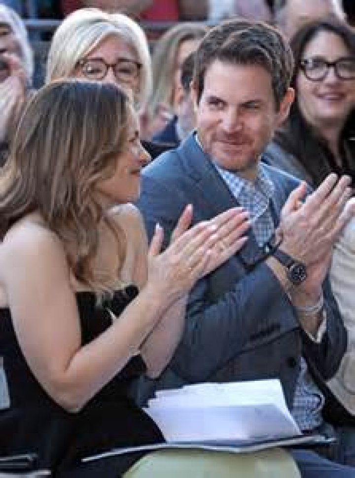 Jamie Linden (Screenwriter) - Age, Birthday, Bio, Facts, Family, Net Worth, Height & More