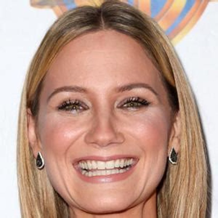 Jennifer Nettles (Country Singer) - Age, Birthday, Bio, Facts, Family, Net Worth, Height & More