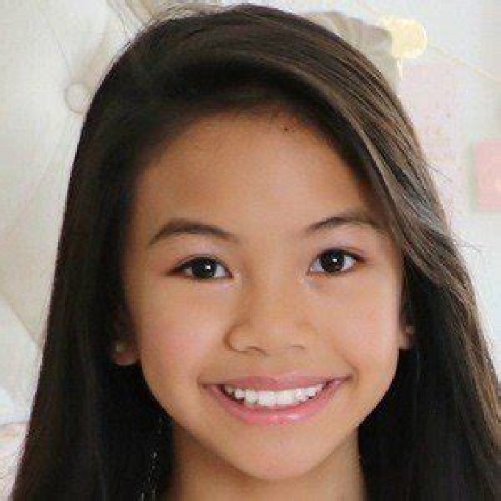Jessalyn Grace (YouTube Star) - Age, Birthday, Bio, Facts, Family, Net Worth, Height & More