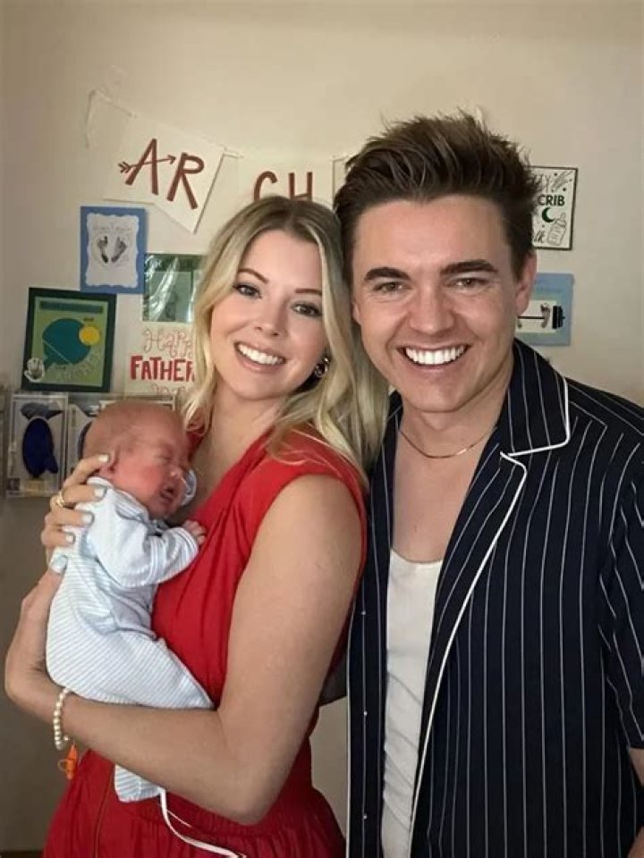 Jesse McCartney Biography, Age, Height, Wife, Net Worth, Family