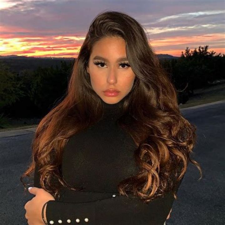 Joan Grande (Instagram Star) - Age, Birthday, Bio, Facts, Family, Net Worth, Height & More