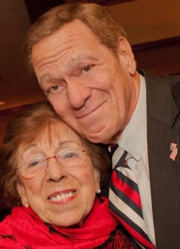 Joe Piscopo Biography, Age, Height, Wife, Net Worth, Family