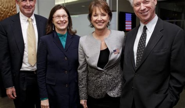 John Beck Biography, Age, Height, Wife, Net Worth, Family