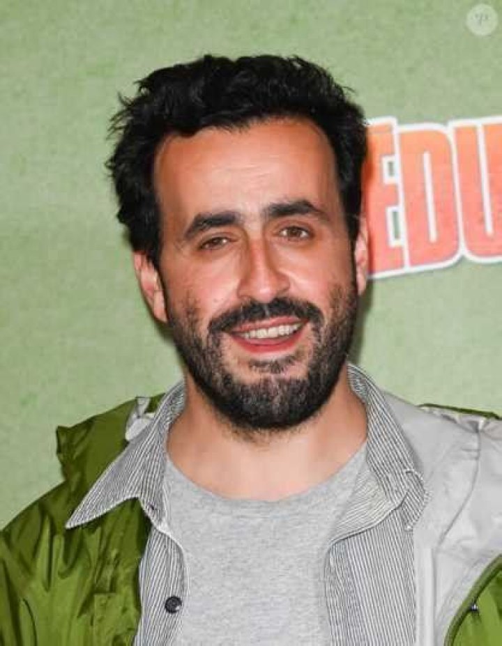 Jonathan Cohen Bio, Wiki, Age, Height, Family, Wife, Movies and Net Worth.