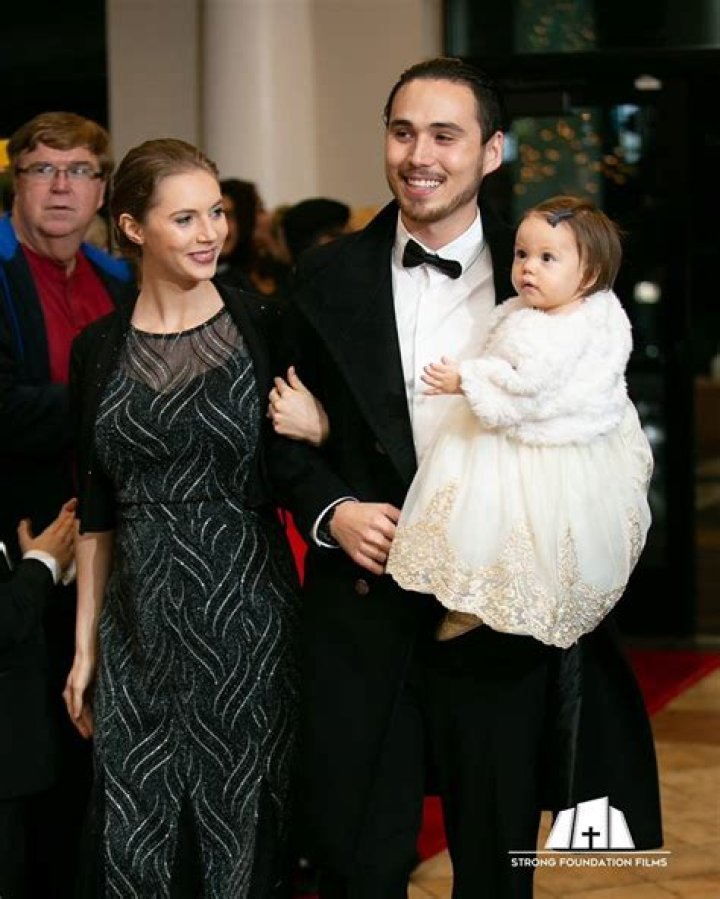 Josiah David Warren Biography, Age, Height, Wife, Net Worth, Family