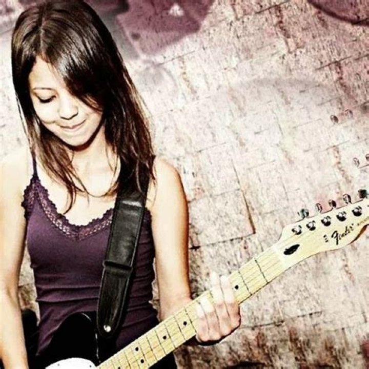 Juliana Vieira (Guitarist) - Age, Birthday, Bio, Facts, Family, Net Worth, Height & More
