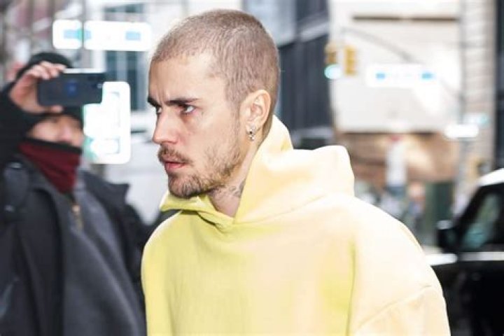 Justin Bieber Finally Shaves Off The Stringy Blonde Mess On His Head And Fans Are So Relieved