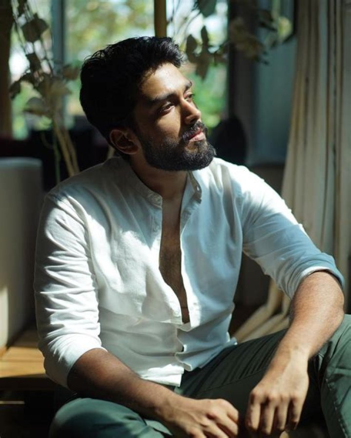 Kalidas Jayaram (Movie Actor) - Age, Birthday, Bio, Facts, Family, Net Worth, Height & More