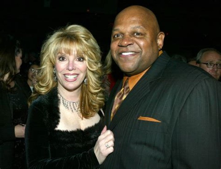 Kallen Esperian Biography, Age, Height, Husband, Net Worth, Family