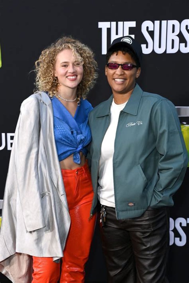 Kat Cunning (TV Actress) - Age, Birthday, Bio, Facts, Family, Net Worth, Height & More