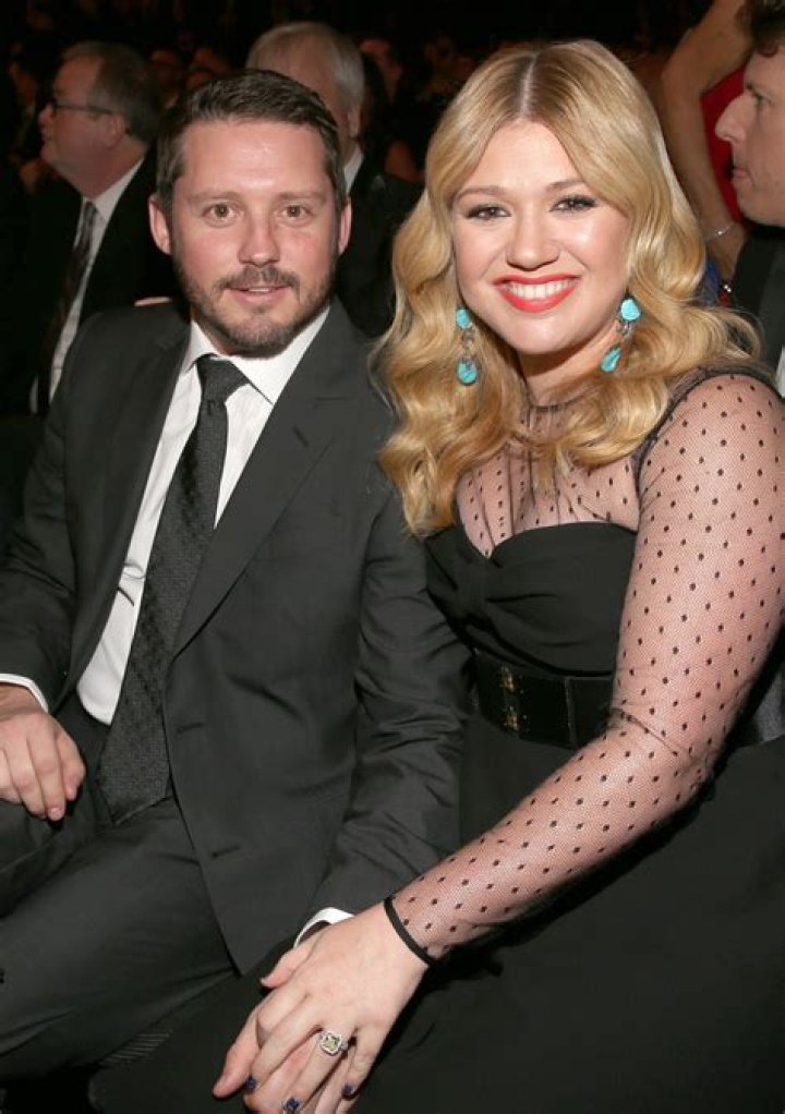 Kelly Clarkson Spotted Without Wedding Ring After Filing for Divorce From Husband Brandon Blackstock