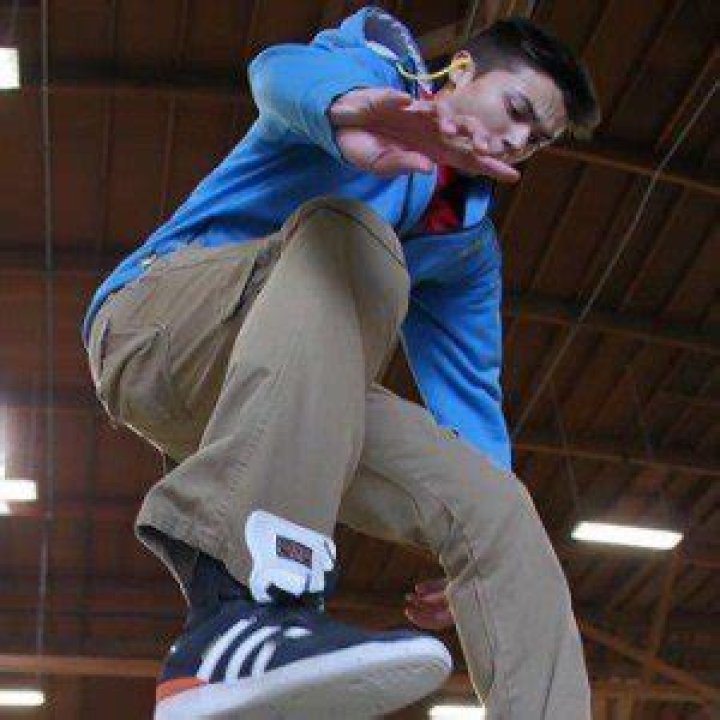 Kelly Wakasa (YouTube Star) - Age, Birthday, Bio, Facts, Family, Net Worth, Height & More