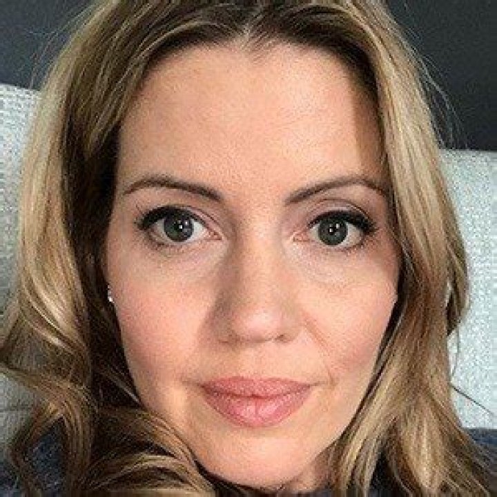 Kim Holderness (YouTube Star) - Age, Birthday, Bio, Facts, Family, Net Worth, Height & More