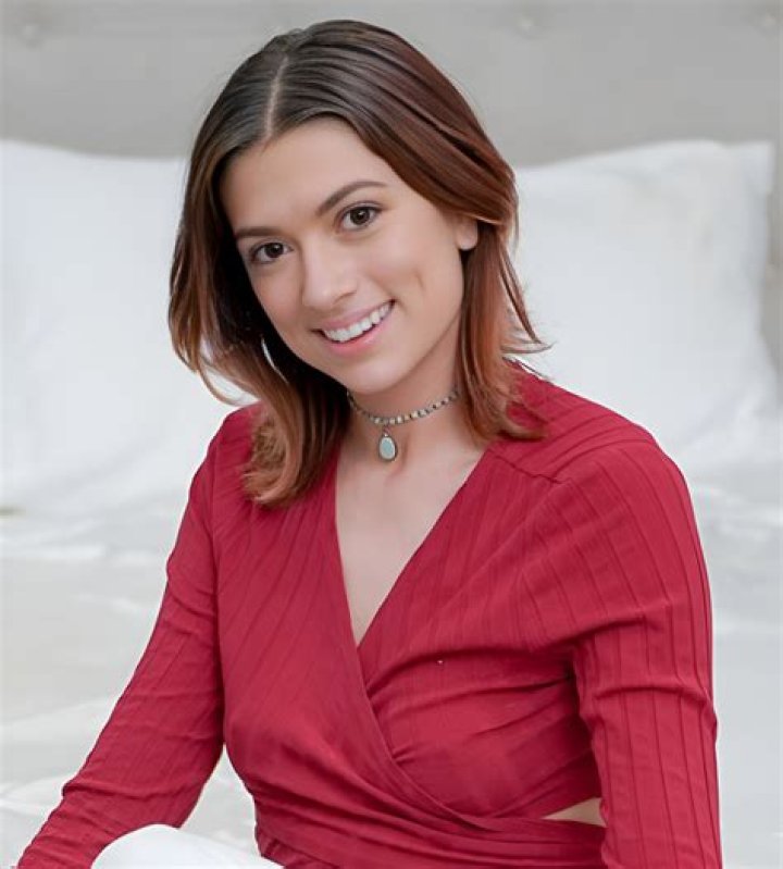 Kim Shaw (Movie Actress) - Age, Birthday, Bio, Facts, Family, Net Worth, Height & More